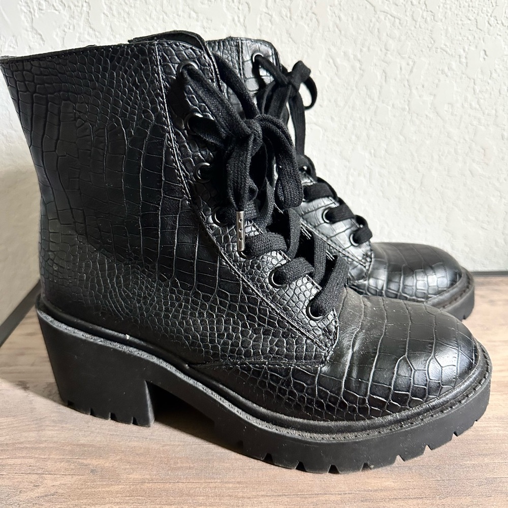 Women's Black Croc-Embossed Ankle Boots